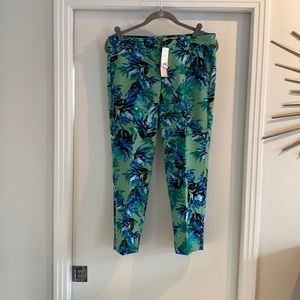 NWT- Cropped Slacks